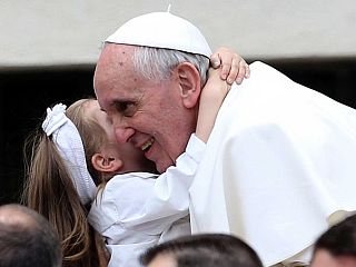 Papež Frančišek bo ustanovil Komisijo za zaščito otrok