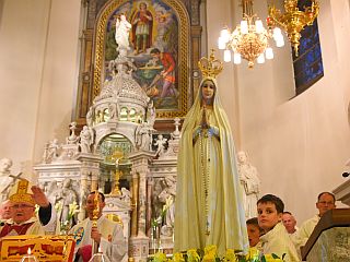 Kip fatimske Marije priromal v Slovenijo