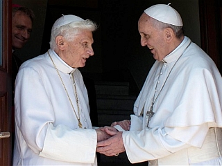 Papež Frančišek: Benedikt XVI. je stalna podpora