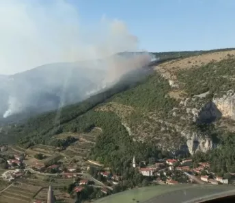 Kras spet v plamenih: požar pod Socerbom