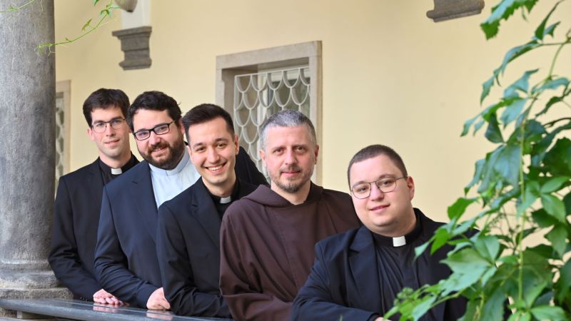 Slovenski novomašniki 2026, Timotej Fijavž Vivod. Dominik Papež, Luka Anžič, Gregor Capuder, Janez Gorenc/TATJANA SPLICHAL TATJANA SPLICHAL