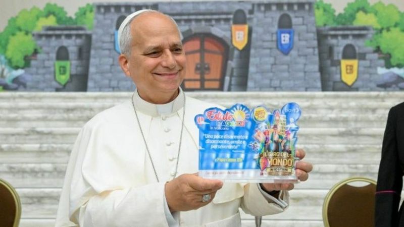 <p>Otroci so papeža razglasili za »glavnega raziskovalca« letošnjega oratorija v Vatikanu.</p>