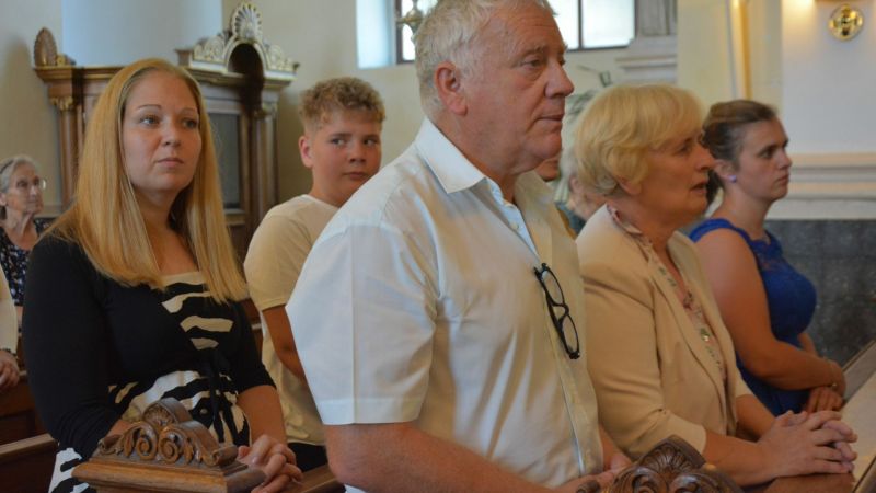 Zlatomašnikov brat Jože, močno ganjen med zlatomašno slovesnostjo, se je v govoru posebej spomnil prve bratove mašne daritve v cerkljanski cerkvi.