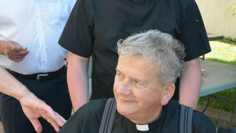 Cerkljanski župnik Martin Leban se je izkazal kot zelo pozoren gostitelj in spremljevalec zlatomašnika Maksa Ipavca.