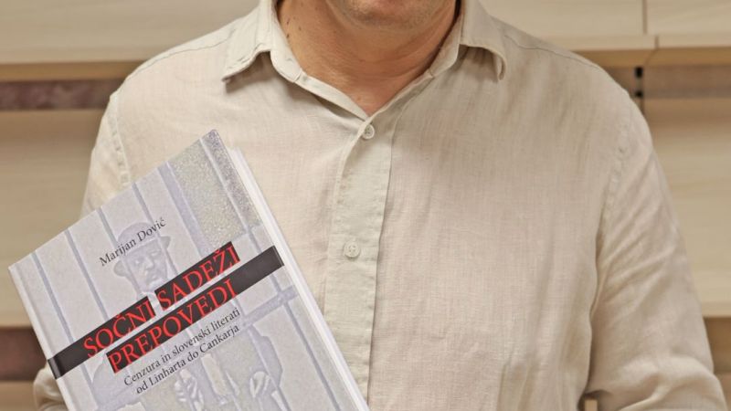 Literarni zgodovinar dr. Marijan Dović s knjigo Sočni sadeži prepovedi.
