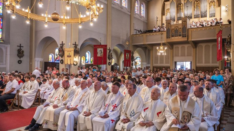 Murskosoboška škofija letos obhaja 20-letnico obstoja, pomemben jubilej pa so zaznamovali z zahvalno sveto mašo v cerkvi sv. Nikolaja v Murski Soboti.