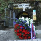 Pogreb žrtev iz Hude jame