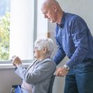 Nega bolnika na domu: Usmerjeno preživljanje časa obolelih z demenco