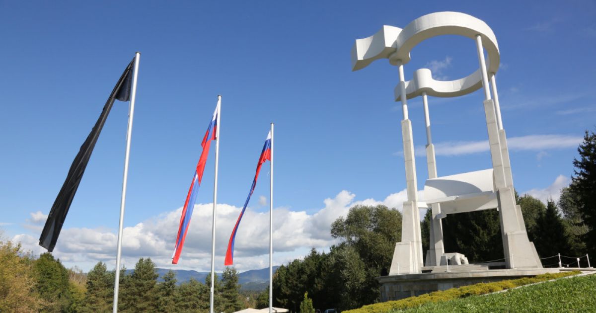 Huda Jama, rudnik Barbara rov, grobišče [6] | Družina – vsak dan s teboj