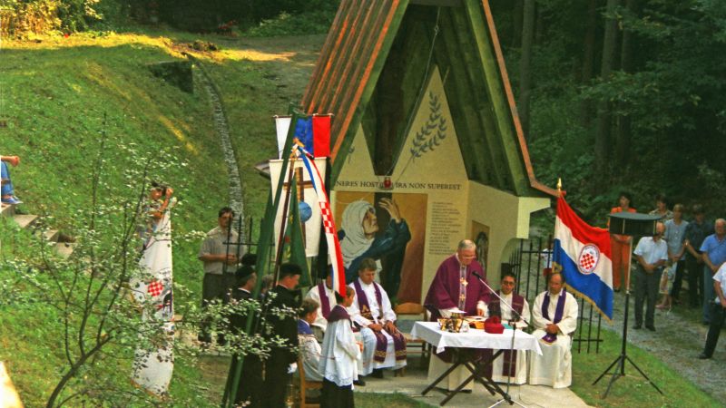 Huda Jama, rudnik Barbara rov, grobišče [1] | Družina – vsak dan s teboj