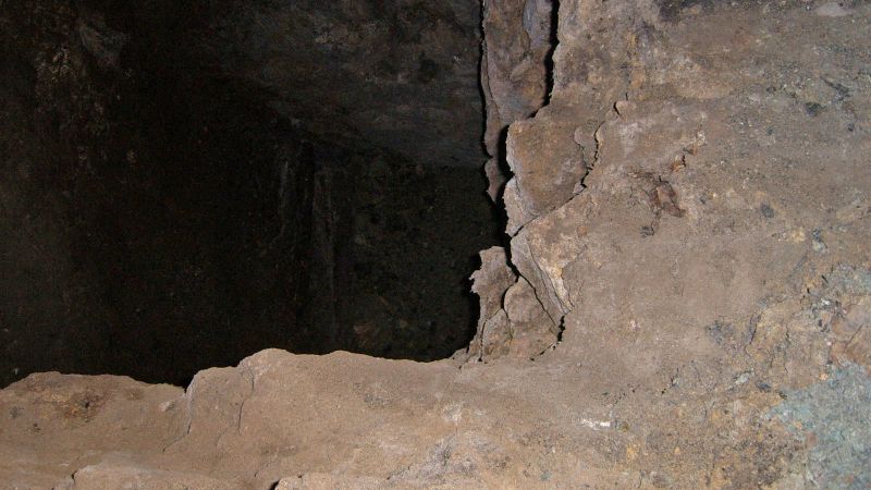 Huda Jama, rudnik Barbara rov, grobišče [3] | Družina – vsak dan s teboj