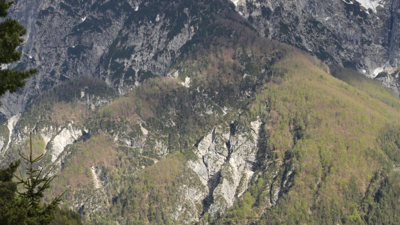Strmec na Predelu, požig vasi, partizani [2] | Družina – vsak dan s teboj