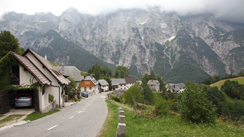 Strmec na Predelu, požig vasi, partizani, Zavezniška vojaška uprava ...