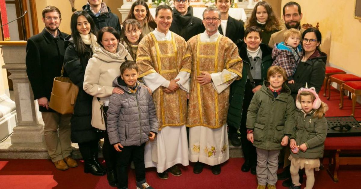 Diakonsko posvečenje br. Ambroža v Vipavskem Križu [FOTO] | Družina ...