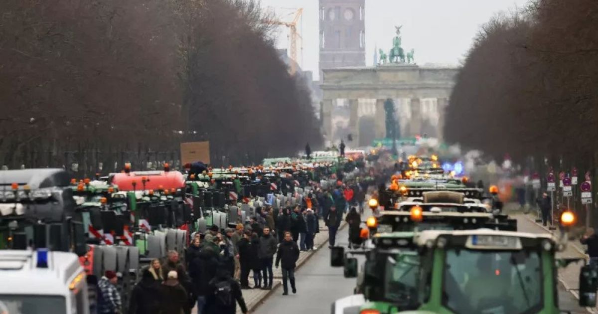 Deutsche Landwirte sind wieder mit Traktoren unterwegs