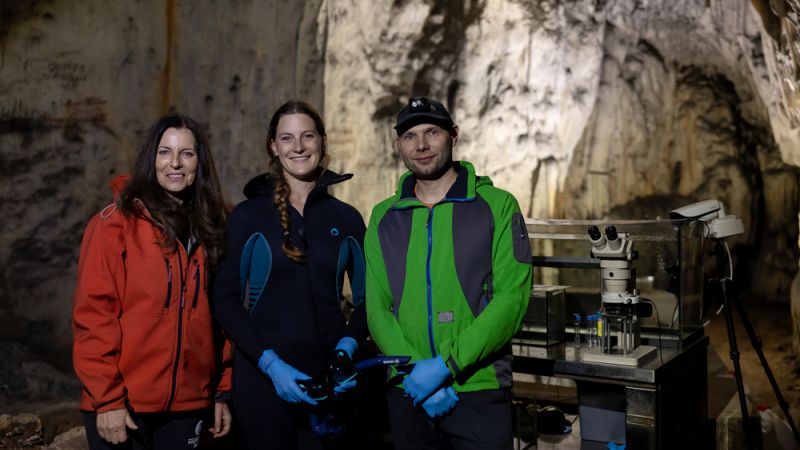 Ekipa jamskega laboratorija: Katja Dolenc Batagelj, Katarina Kanduč in Primož Gnezda