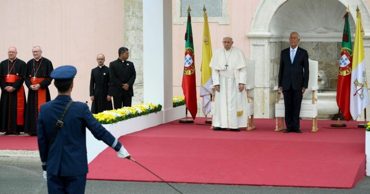 Papa Francisco já em Portugal [VIDEO]