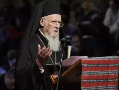 Bartolomej I. moskovskega patriarha pozval k uporu Putinu
