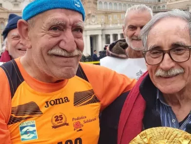 Rimski maraton: podeljen tudi »pokal zadnjih« [VIDEO]