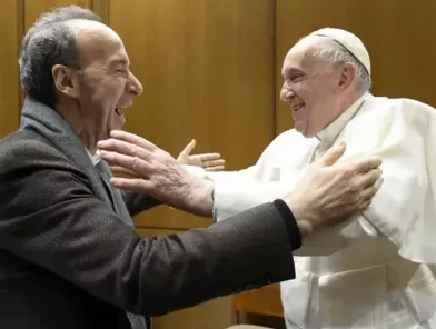 Papež pri avdienci o notranjem miru, srečanje z Robertom Benignijem [VIDEO]