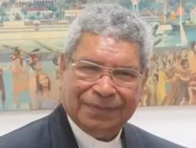 Vatikan: nobelovec škof Ximenes Belo obtožen spolnih zlorab