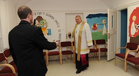 Blagoslov prostorov UNIPASa, nadškof Alojz Uran