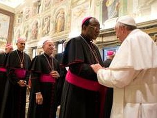 Papež: »Kdor si sam želi postati škof, ni primeren za ta položaj«