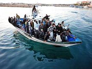 Obisk na Lampedusi dokazuje, da Frančišek 'gleda s srcem'