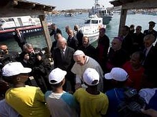 Frančišek zahteva več solidarnosti z begunci