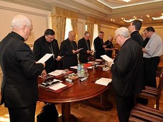 Škof Glavan na zasedanju Škofovske konference Bosne in Hercegovine