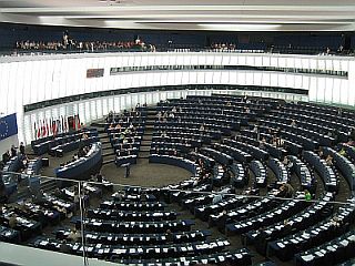 Schulz: Papež naj bi kmalu nagovoril evropski parlament