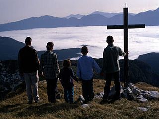 Papež sklical škofovsko sinodo o pastorali družin