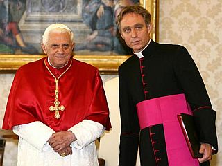 Nadškof Gänswein o zadnjih mesecih Benediktovega pontifikata