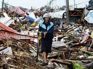 Konkretna pomoč Filipinom že na poti