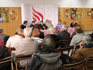 Vezi med politiko in mediji