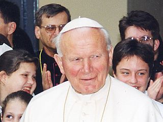 Ob kanonizaciji JP II. 30 novih knjig v poljskem jeziku