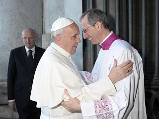 Marini ostaja papeški ceremonjer