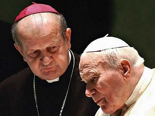 Krakovski kardinal Dziwisz jutri obhaja 75 let