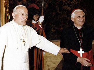 Benedikt XVI.: Zame je bil Janez Pavel II. že dolgo svetnik