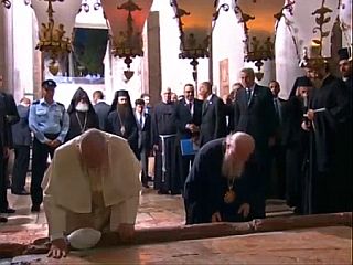 Sveti oče prispel v Izrael