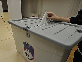 Kljub večinskemu »proti« neuspeh referenduma