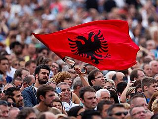 V Albaniji navdušenje v pričakovanju papeževega obiska