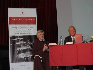 Jeruzalemska izdaja Peteroknjižja na simpoziju