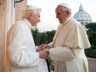 »Benediktu XVI. je jasno, da je papež en sam«