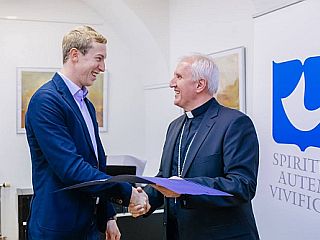 Nadškof Zore podelil diplome diplomantom FPV
