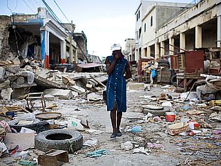 Papeževa pohvala pomoči Cerkve na Haitiju