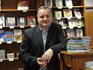 Nova številka Slovenskega časa vabi k branju