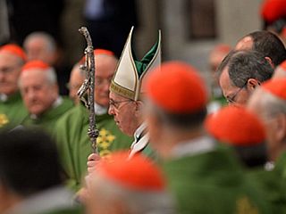 »Novi kardinali naj praznujejo skromno«