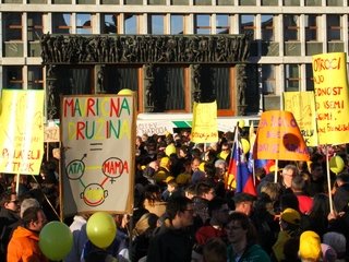 Začetek zbiranja podpisov za referendum
