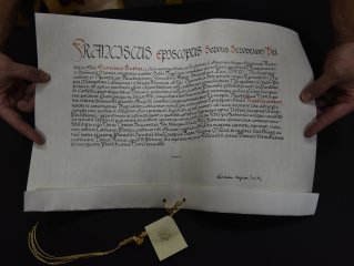 Prstan, mitra in palica za novega škofa že pripravljeni